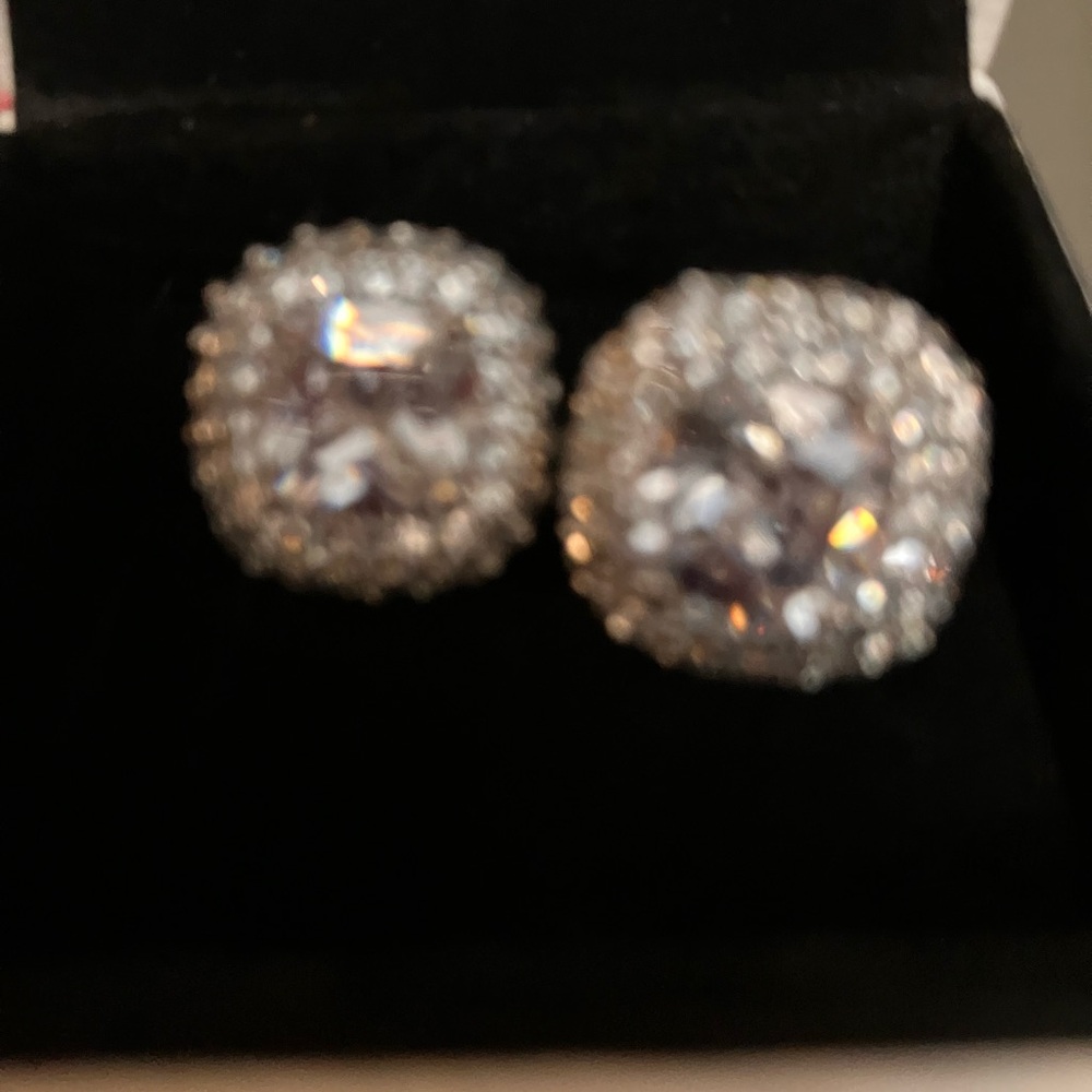 DIAMOMELLE STUDS - Picture 2 of 4